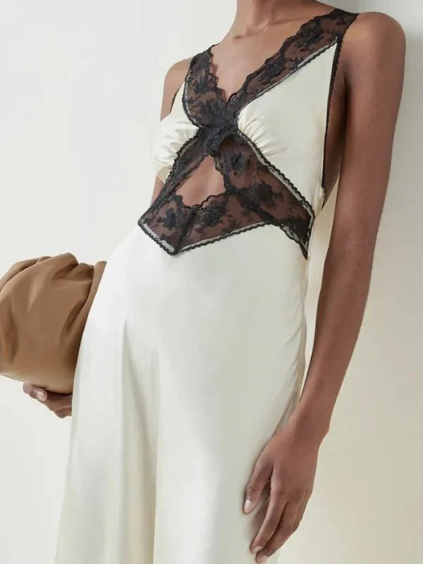 Vestido Longo em Cetim com Recortes e Renda Floral Libra - Ziora