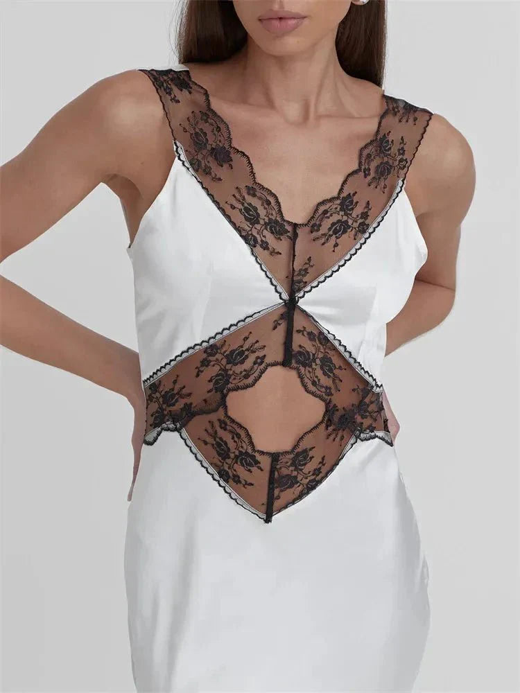 Vestido Longo em Cetim com Recortes e Renda Floral Libra - Ziora